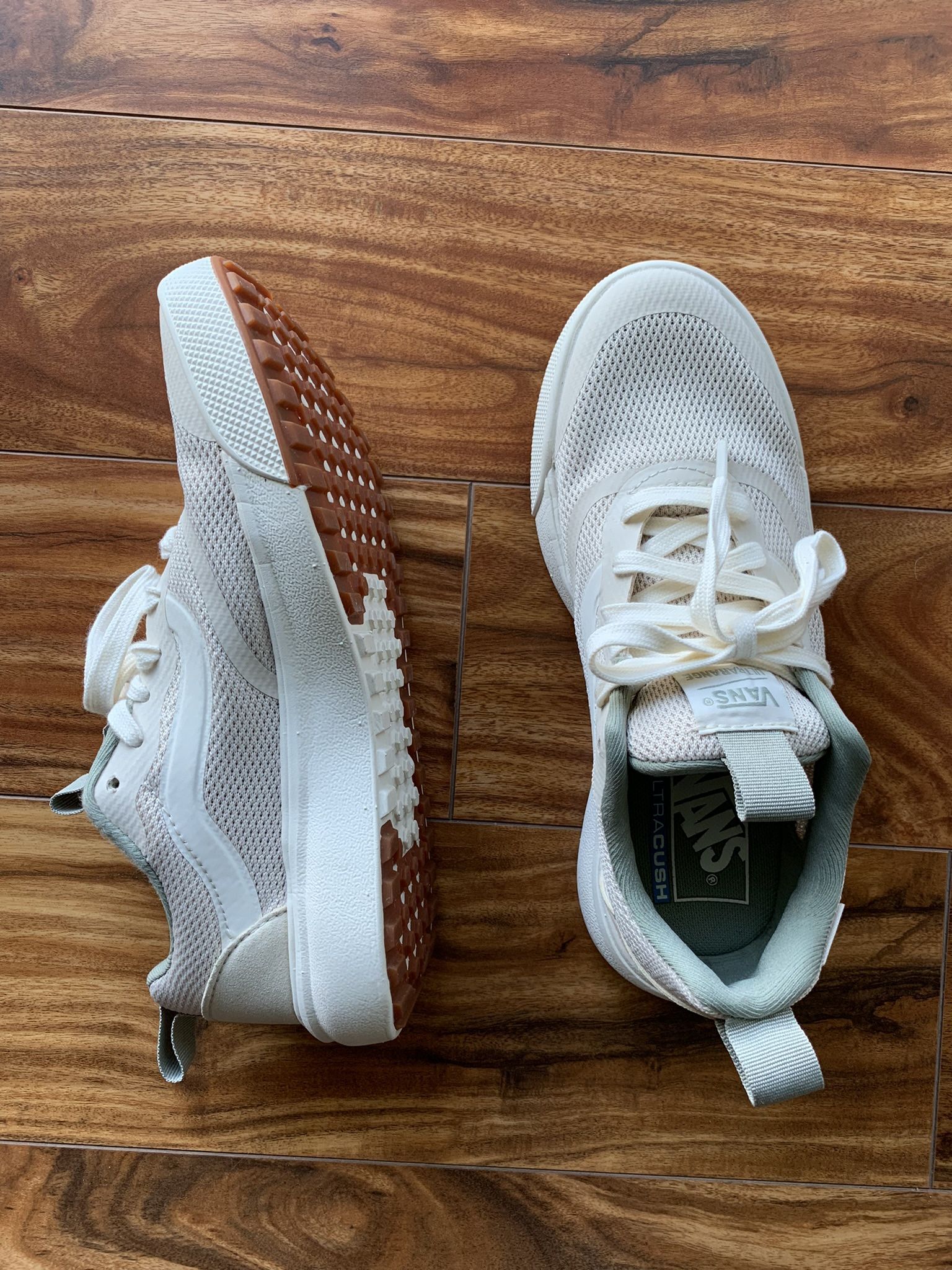 Vans Ultrarange Rapidweld Shoes | Sandshell And True White | Women’s Size 6