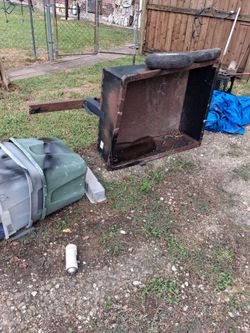 Riding mower wagon