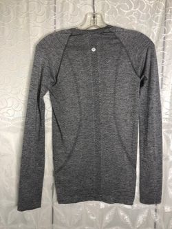 Lululemon Swiftly Long Sleeve T-Shirts Size 4