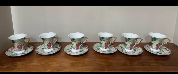 Teacups and saucers