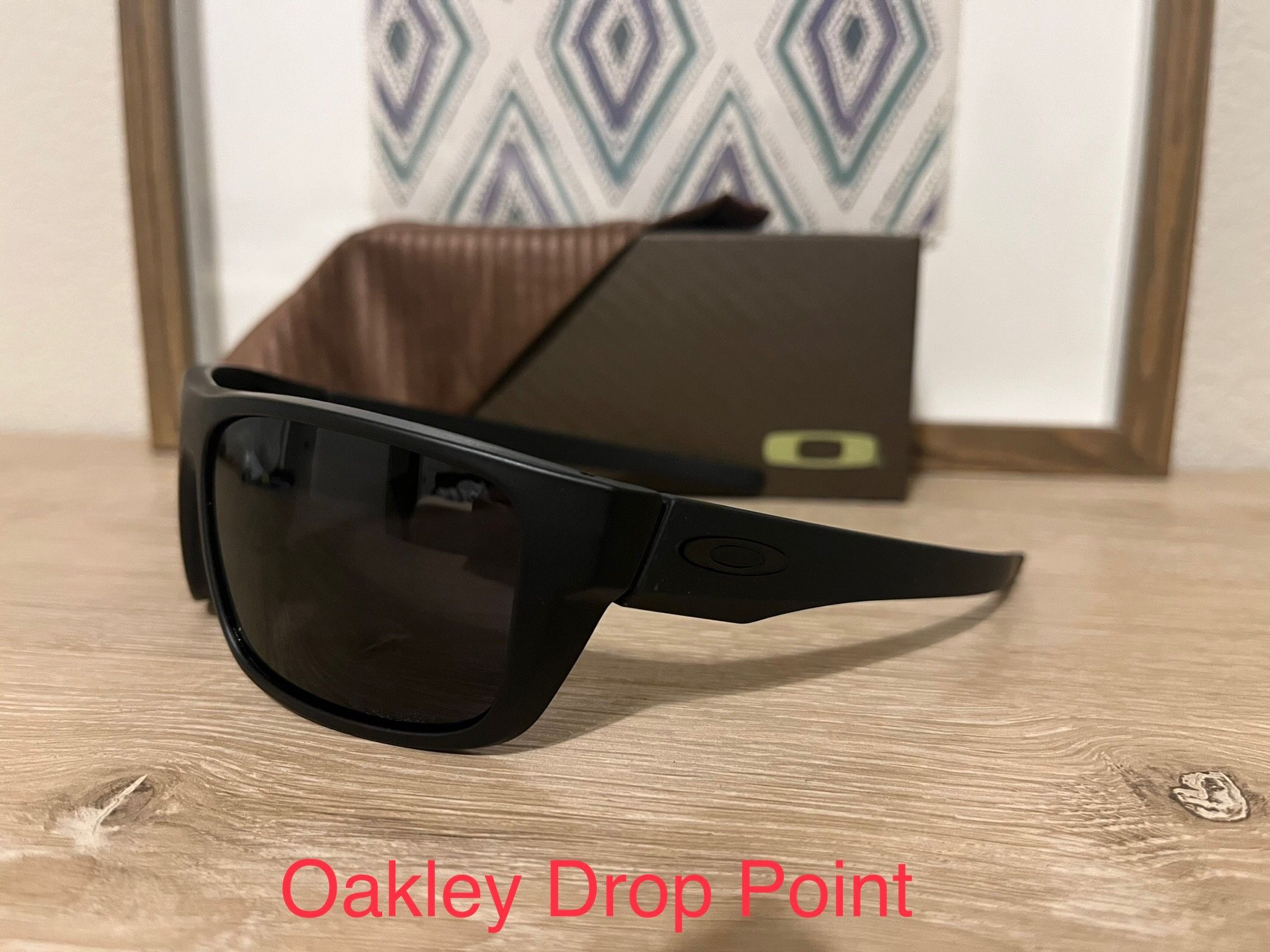 Polarized Oakley Drop Point Sunglasses New!
