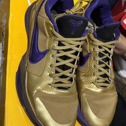 Nike Kobe Undefeated Size 8.5
