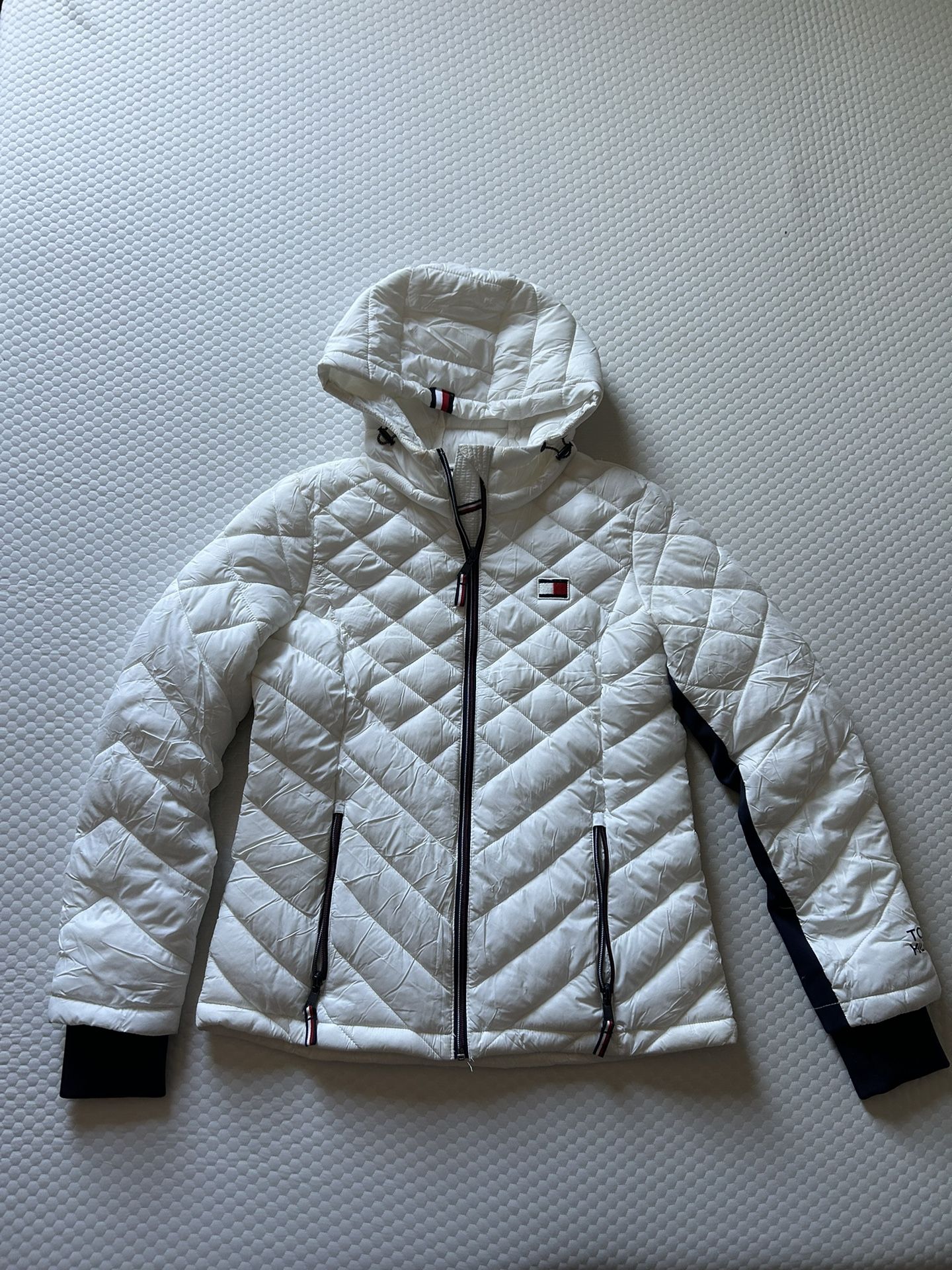 Tommy Hilfiger Women’s Hooded Puffer Jacket Size Small