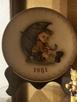 Vintage Hummel Annual Plate 