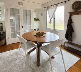 Williams Sonoma Round Wood Dining Table + 4 White Chairs