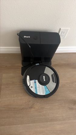 Shark Robot Vacuum with Self-Empty Base