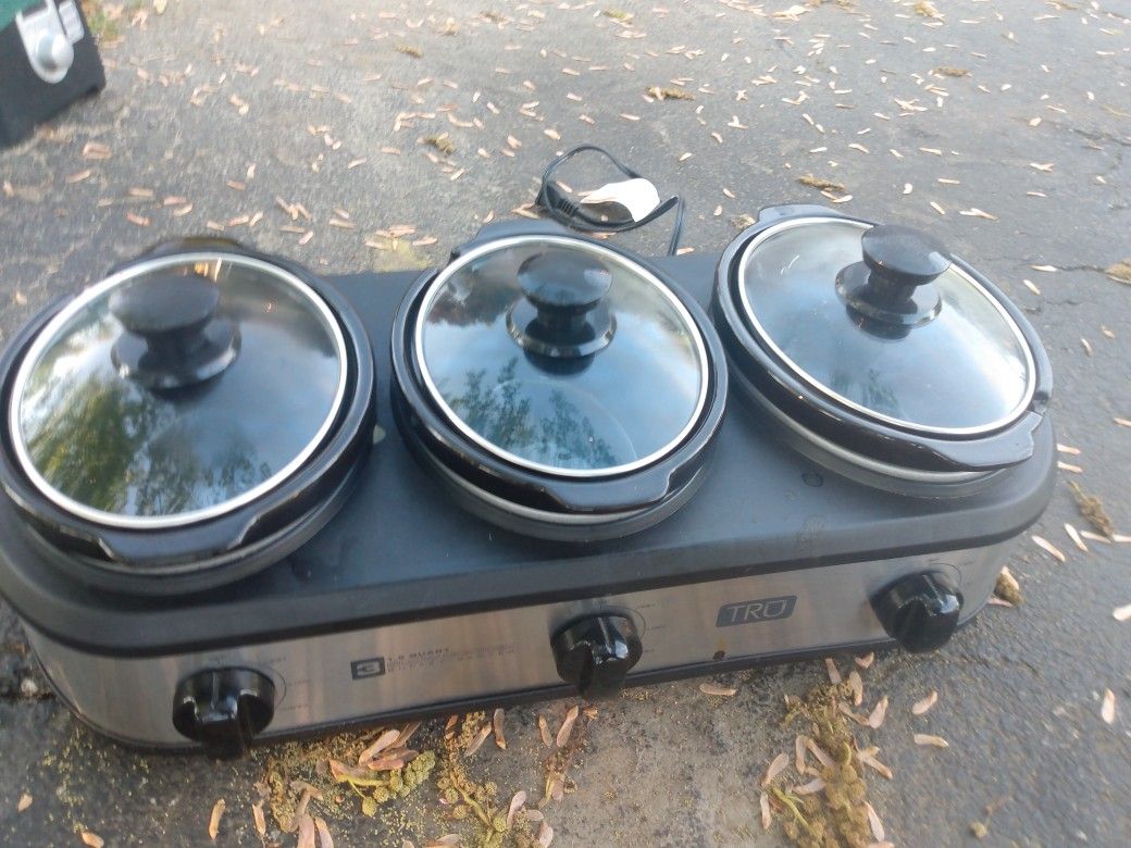 Triple Crock Pot. Y A R D S A L E Today