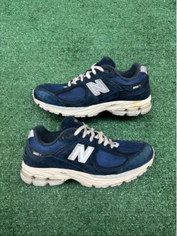 NEW BALANCE 2002R NAVY GREY SIZE 8