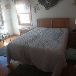 Bedroom Set Queen Sized Adjustable Bed