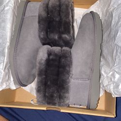 Grey Uggs Size 5 