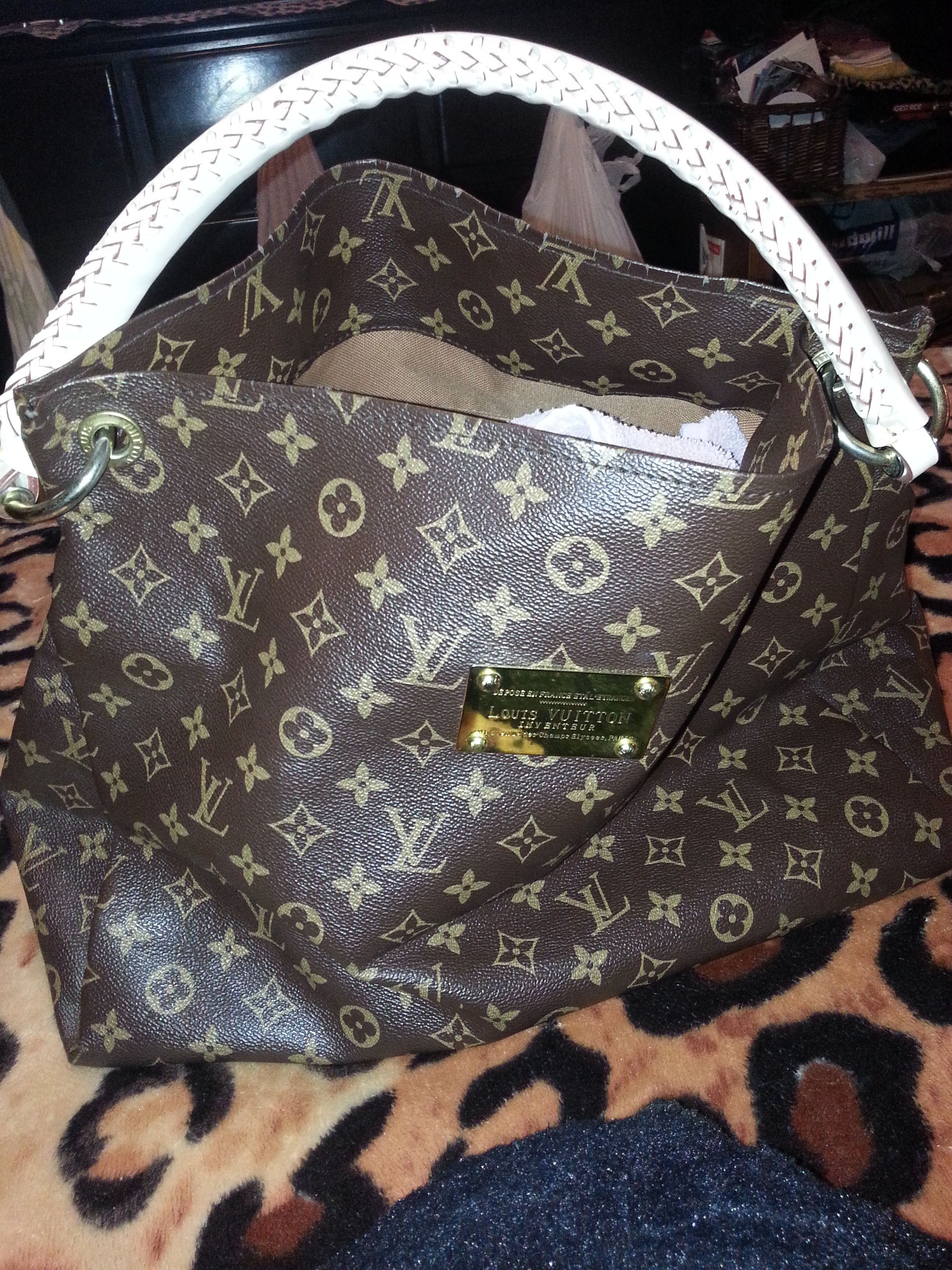 Big Purse LV for Sale in Chula Vista, CA - OfferUp