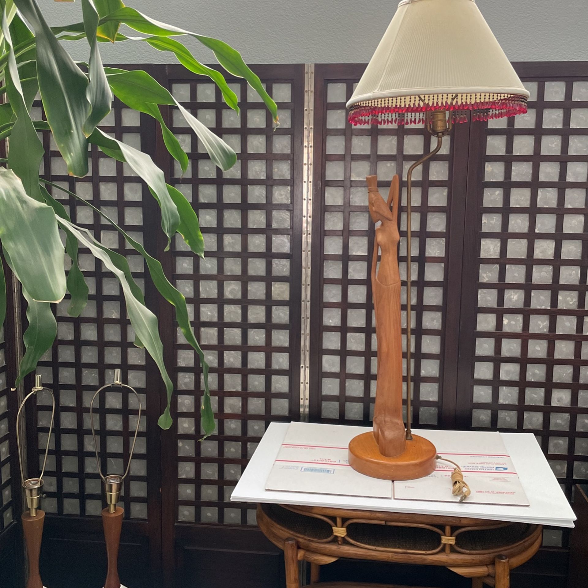 MCM half naked woman hand curve wood. 28”