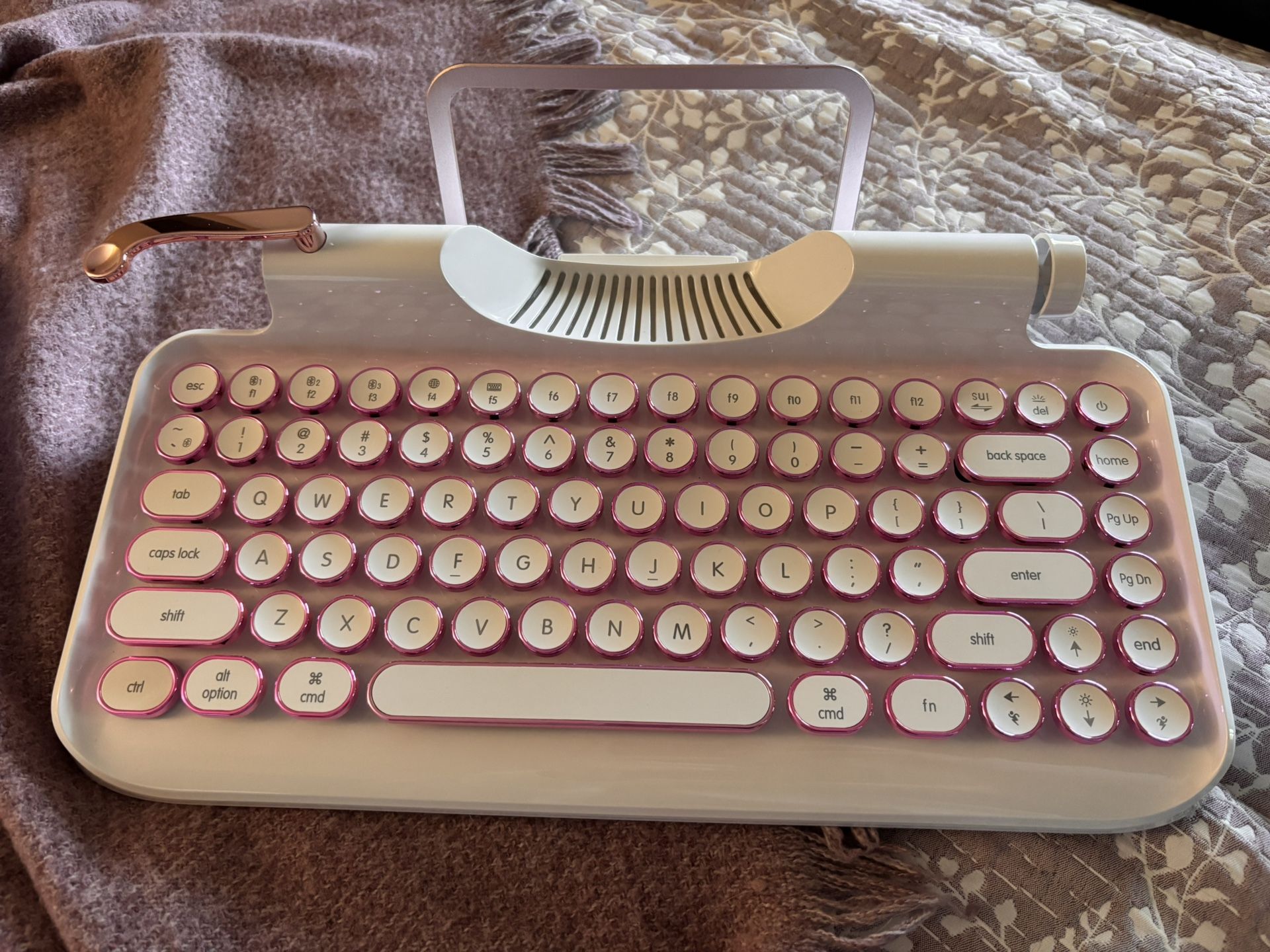 Bluetooth Typewriter Keyboard