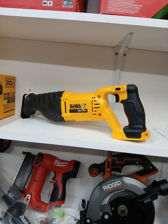 Dewalt New 20V Max  Reciprocating Saw