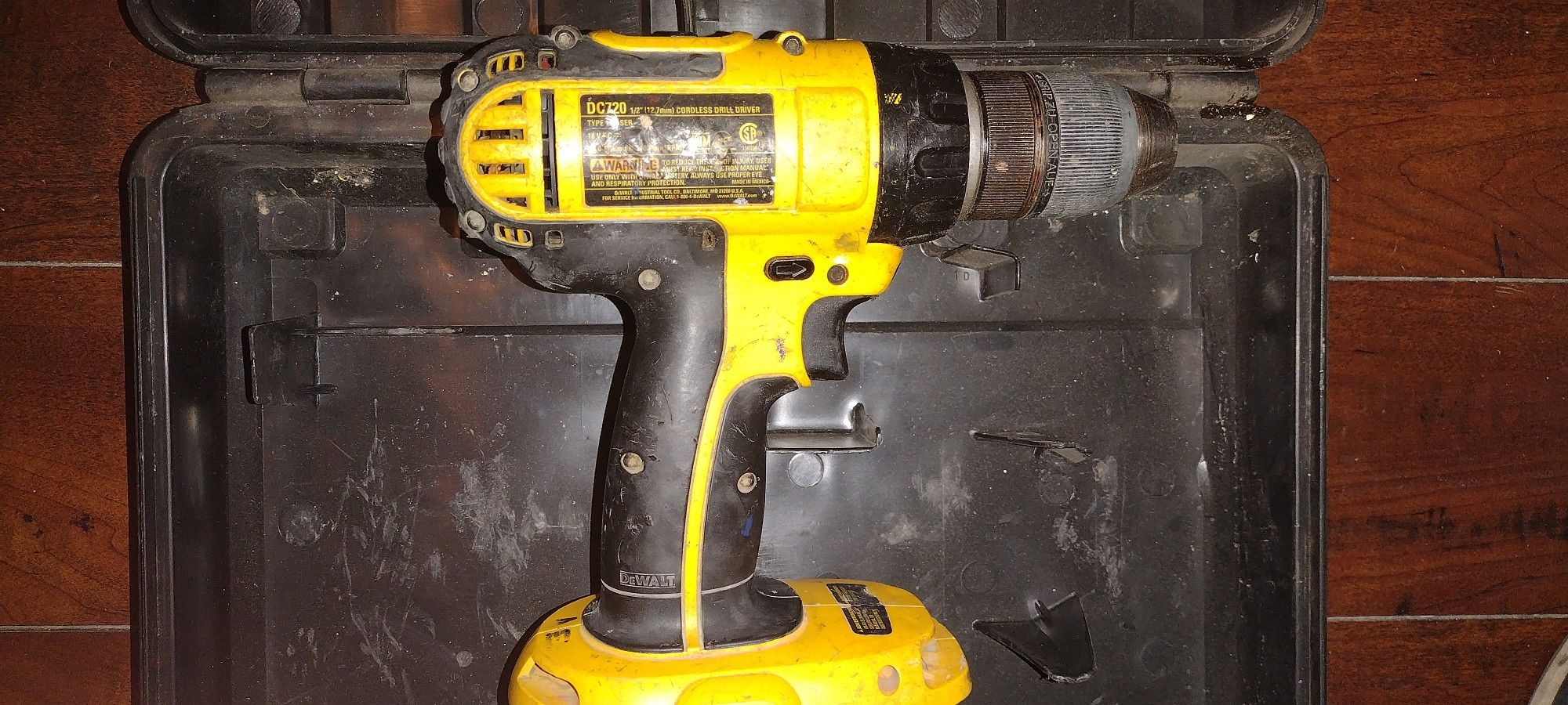 Dewalt 2025 dcd 720