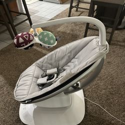4MOMS Mamaroo Baby Swing 