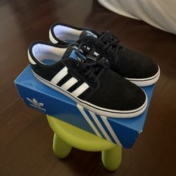 Adidas Men’s Shoes Size 8.5