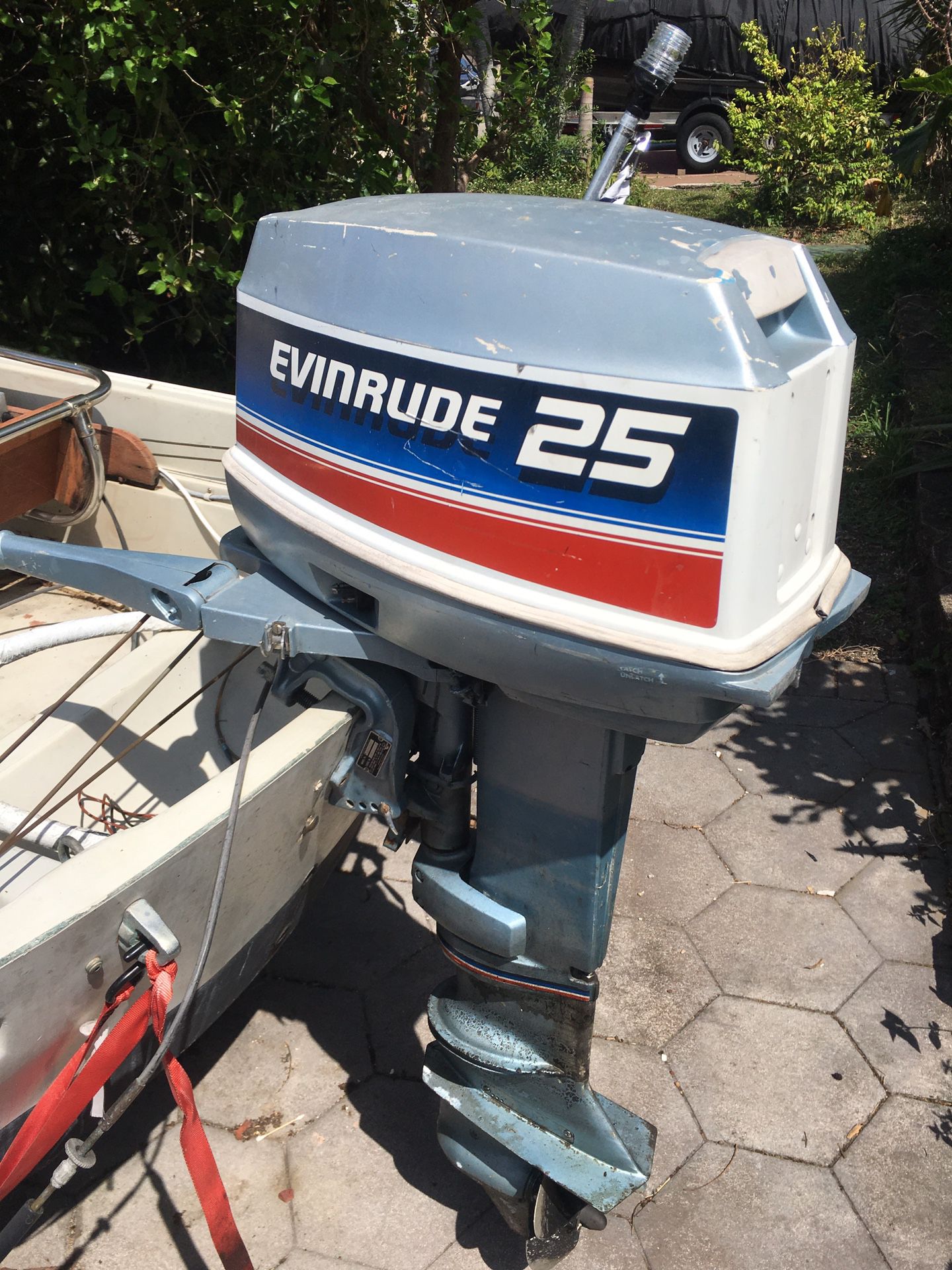 Evinrude 25 HP 25HP Outboard 1980 Johnson OMC