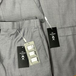 NEW - NWT The Groomsman Suit GRAY SIZE 38 REGULAR/ AND MATCHING PANTS 32 REGULAR