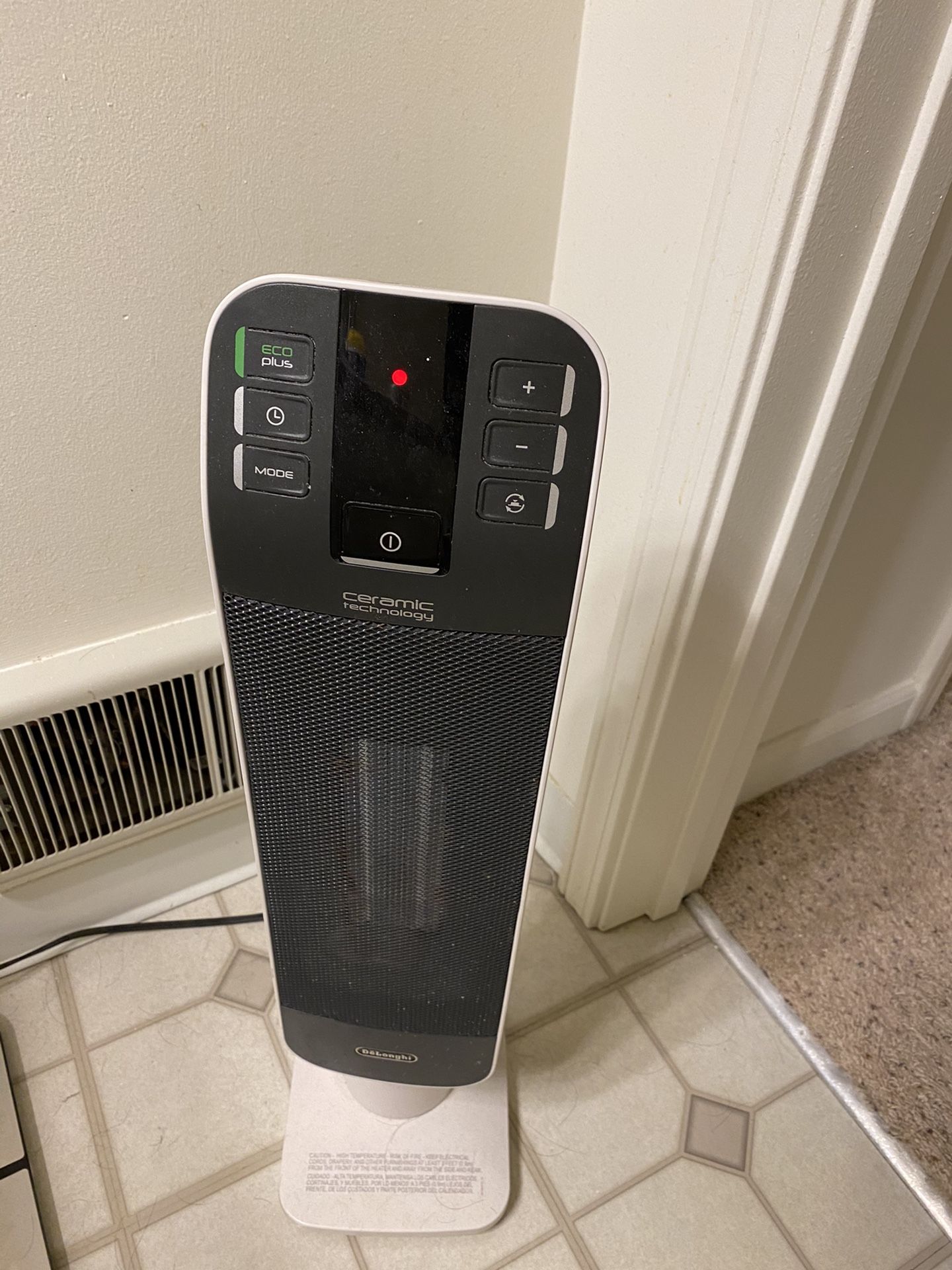 DeLonghi ceramic spot heater