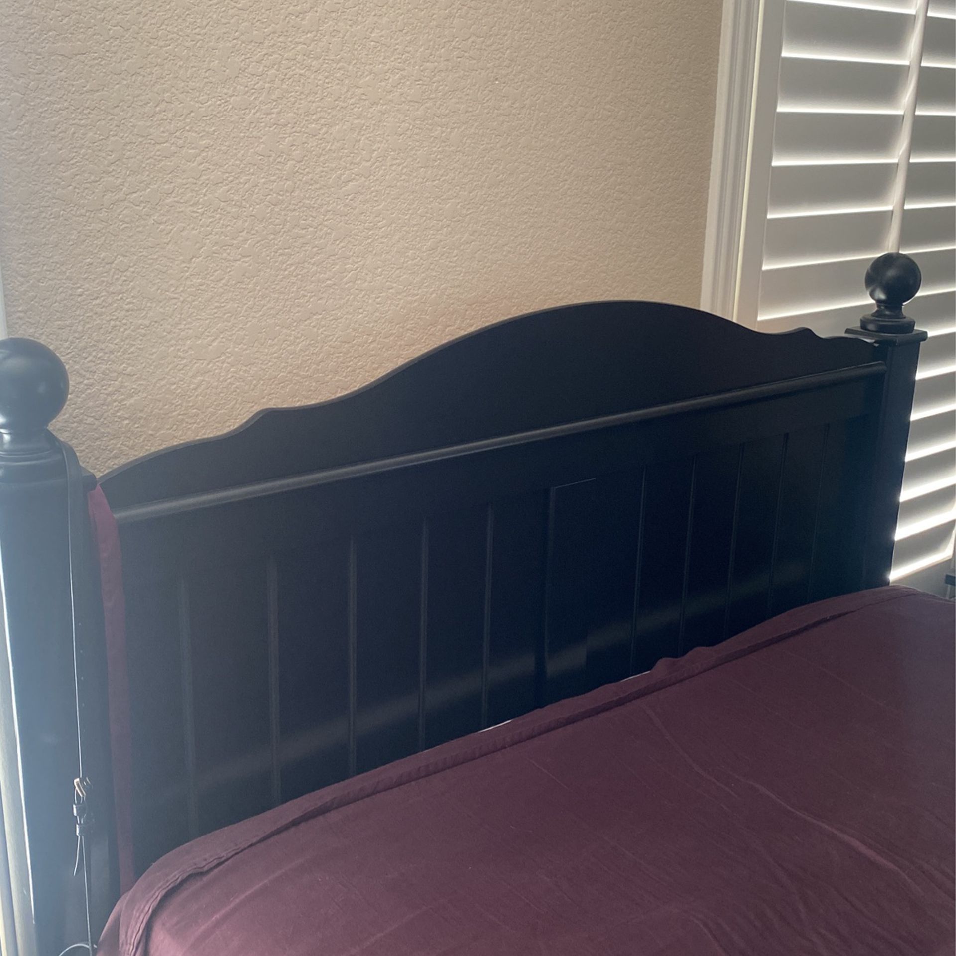 Full Bed Frame With Box Spring 