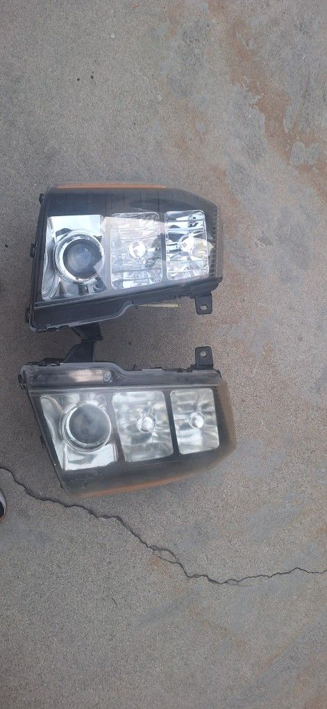 07- 14 Cadillac Escalade Headlights 