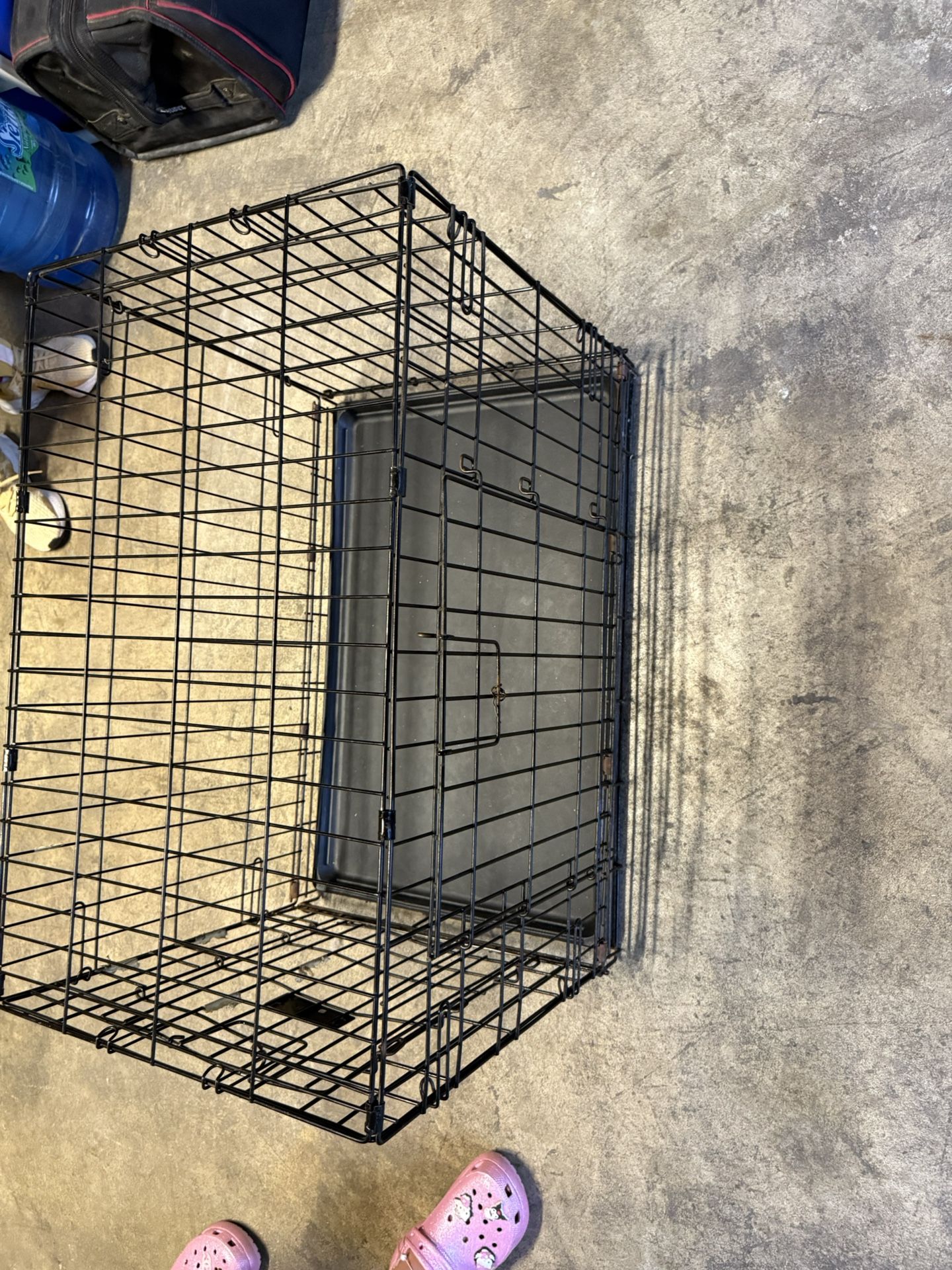 MEDIUM DOG SIZE CRATE