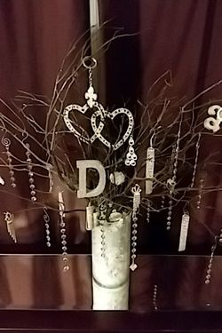 Swarovski Crystal Tree in great condition beautiful for weddings anniversary birthdays celebrations