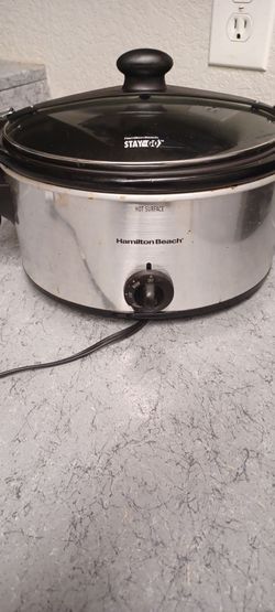 Hamilton Beach 5 qt crock pot with locking lid.