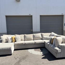 Sectional Couch 