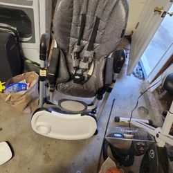 BABY HIGHCHAIR 