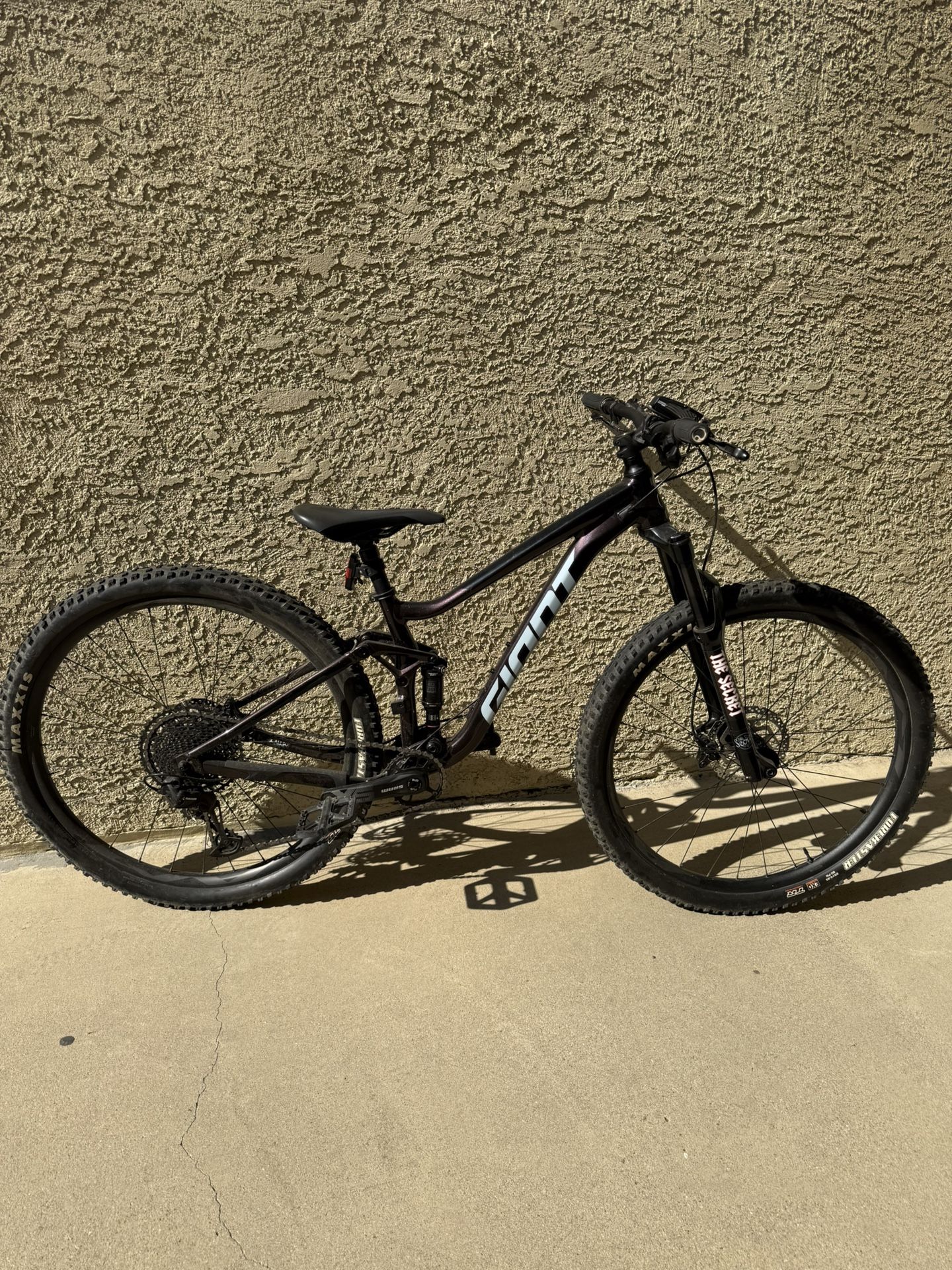 Giant Mountain Bike,All Products : American Fashion Style Bags On Sale