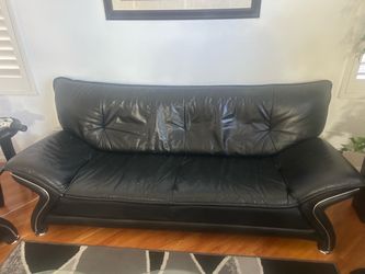 Sofa and 2 matching armchairs