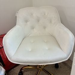 $35 - Hardly Used White Upholstered Desk Chair 