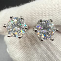 Certified VVS1 Moissanite  Color:D 925 Sterling silver Stud Earrings Screw-Backs
