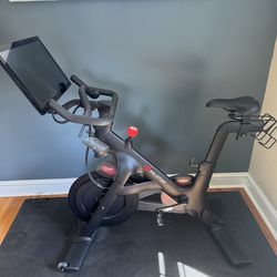 2020 Peloton Bike + Accessories Bundle – $600 (Good Condition, Low Rides)