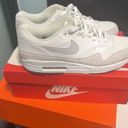 Men’s Nike Air max 1 Platinum Size 13