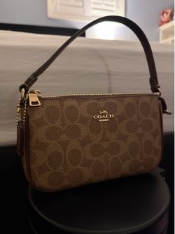 Coach Nolita 19