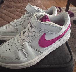 Girls Nike shoes 12c
