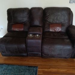 Reclining Couch With Cup Holders