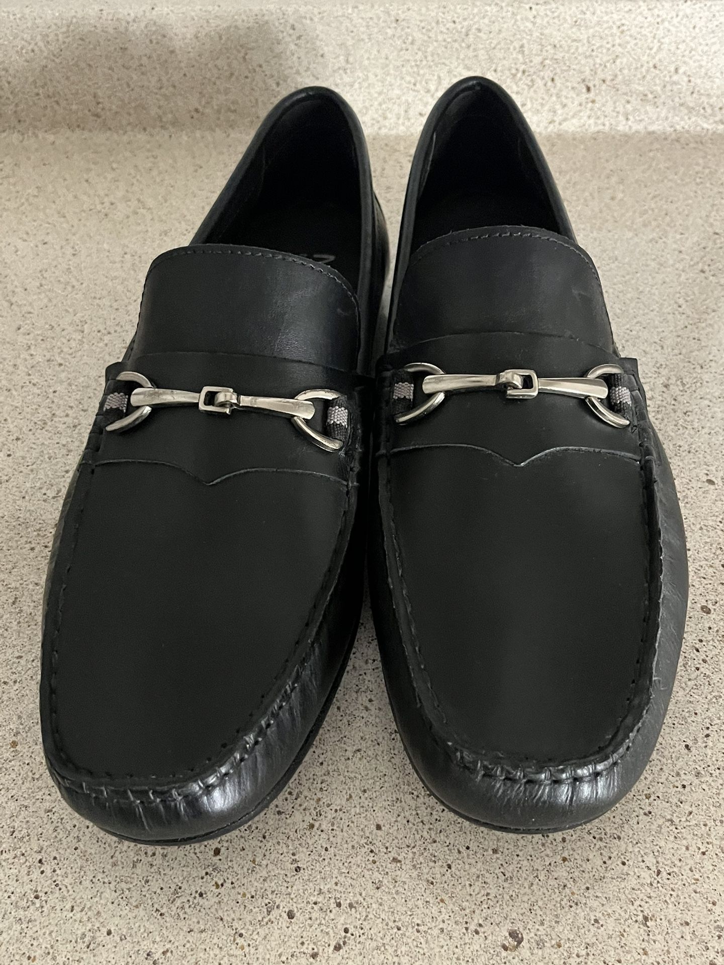pure leather size 8 in excellent condition like brand new $100 