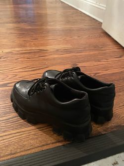 Black platform shoes size 6