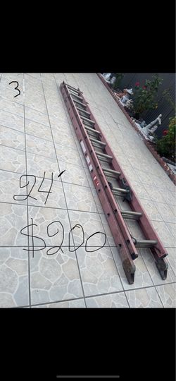 Excellent condition 24 feet and more sizes available fiberglass extension ladders