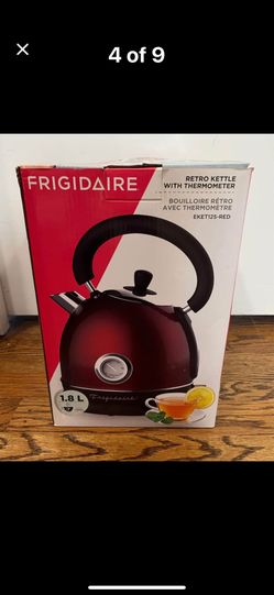 NEW! Frigidaire Retro Kettle / Teapot with Thermometer - Red