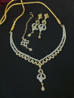 Brand New Necklace 4 Piece Set