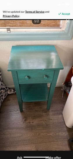 Green night stand