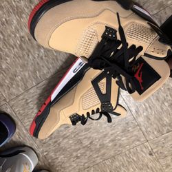 Air Jordan 4 ( Pizza )