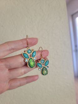 Macy's turquoise jade blue green gold tone chandelier earrings