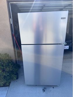 Refrigerator Maytag Apartment sized or garage