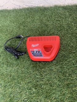 Milwaukee M13 Charger